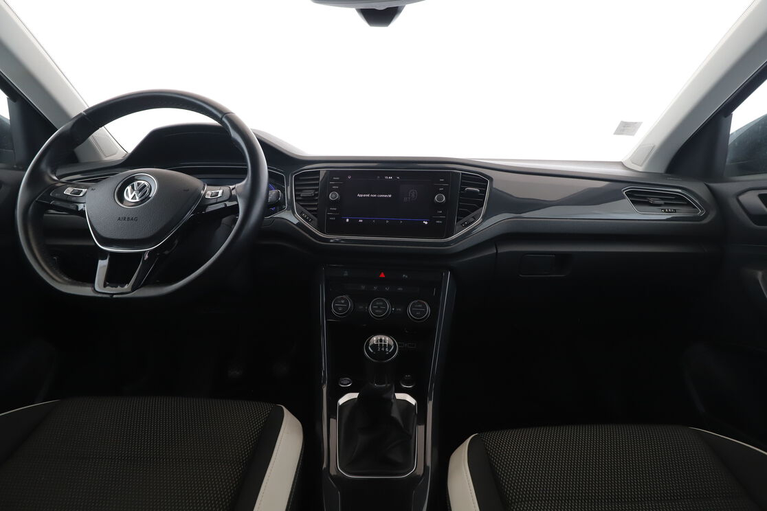 Volkswagen T-Roc 1.5 TSI EVO Carat — photo 11