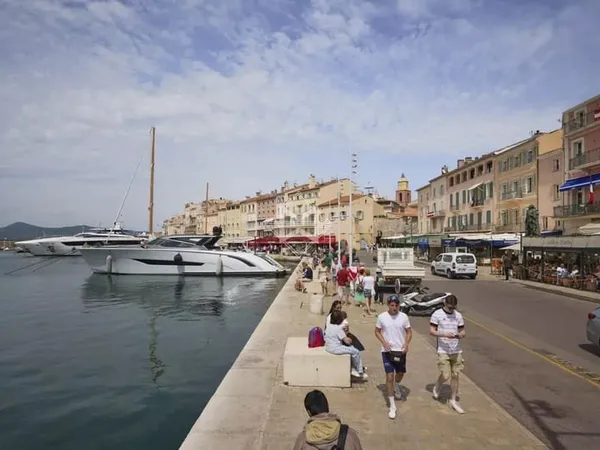A VENDRE - MURS COMMERCIAUX - SAINT-TROPEZ