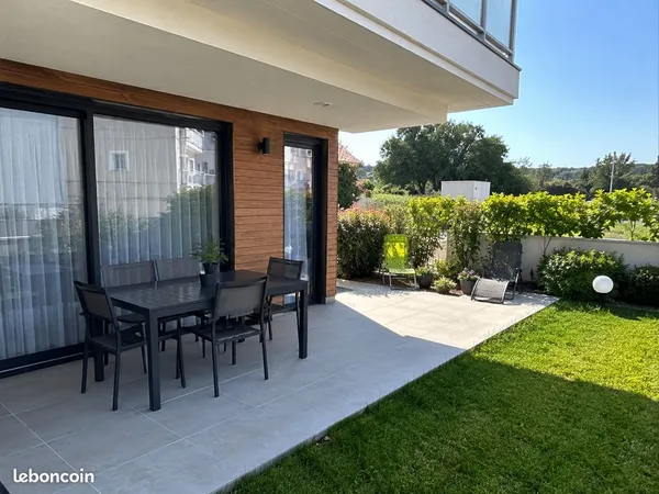 Appartement Duplex en RDJ et Terrasse