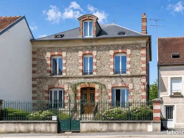 Maison bourgeoise à vendre