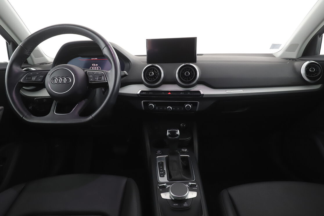 Audi Q2 35 TFSI Design Luxe S Tronic — photo 11