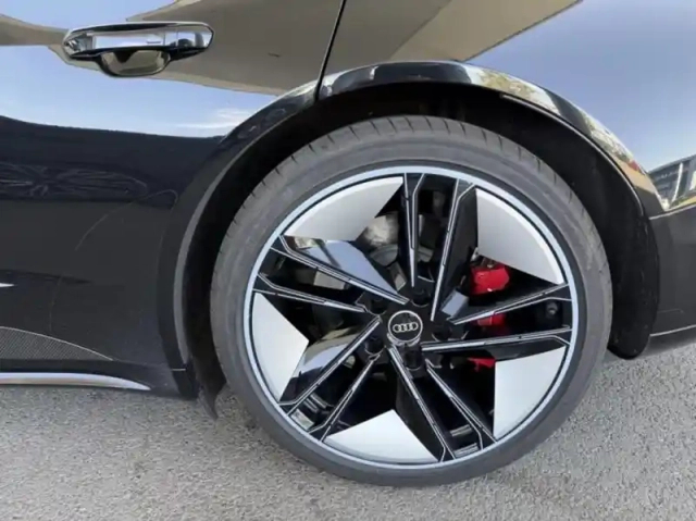 Audi E-Tron rs  gt 598ch quattro — photo 11