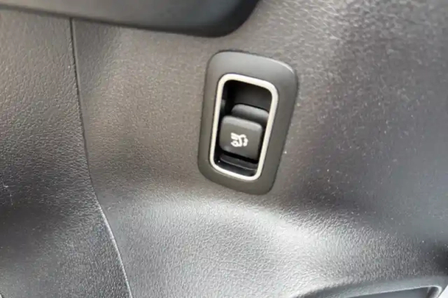Mercedes Glb 200 7g-dct — photo 19