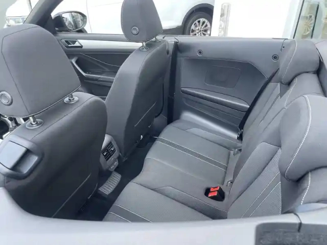 Volkswagen T-Roc cabriolet 1.5 tsi evo2 150 start/stop dsg7 — photo 45