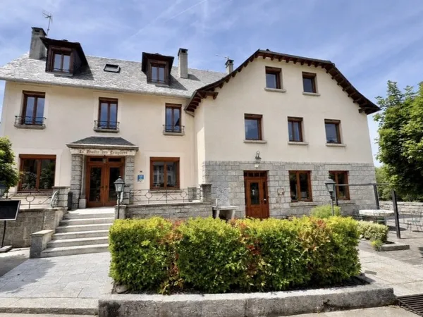 Maison 27 pièces 645 m²