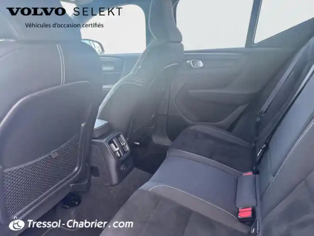 Volvo Xc40 t4 recharge 129+82 ch dct7 ultimate — photo 23
