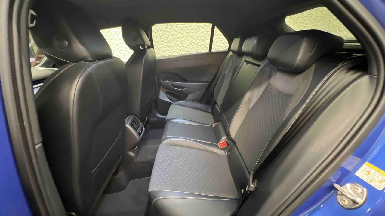 Volkswagen T-Roc 1.5 eTSI Hybrid 150 ch DSG7 — photo 12