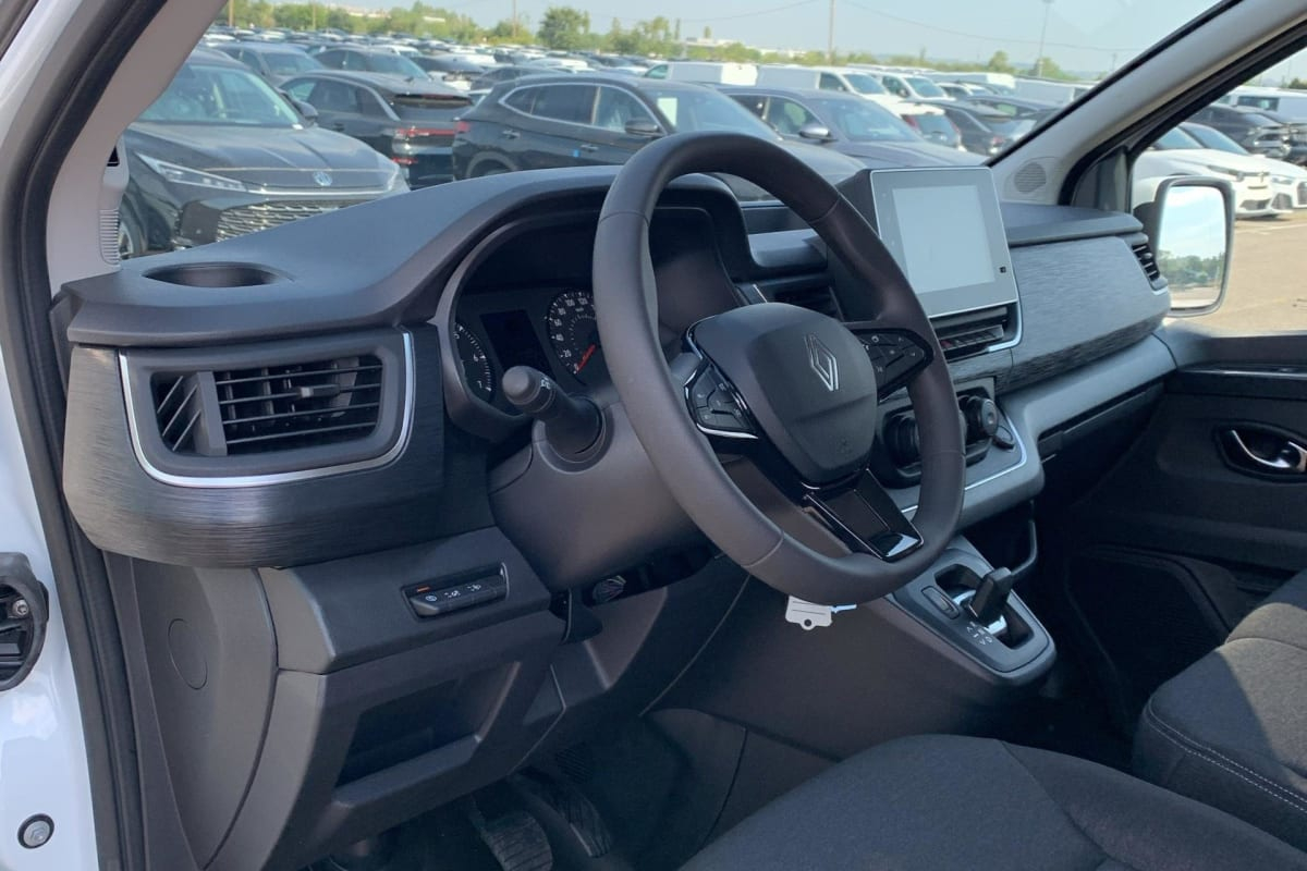 Renault TRAFIC FOURGON — photo 12