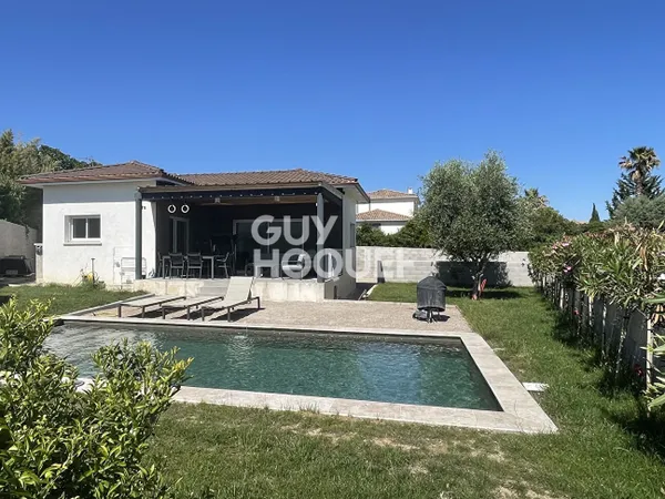 Contemporaine de plain-pied : piscine, 3 chambres, bureau et grand garage