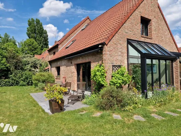Maison 8 pièces 230 m²
