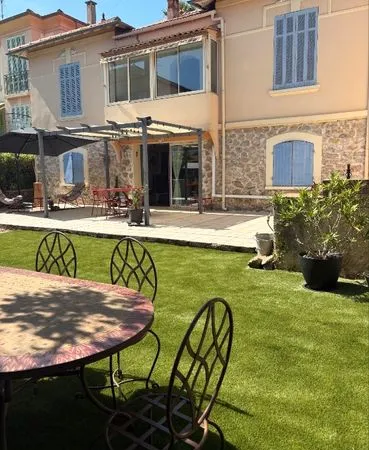 Appartement Location Hyères 4p 100m² 1950€