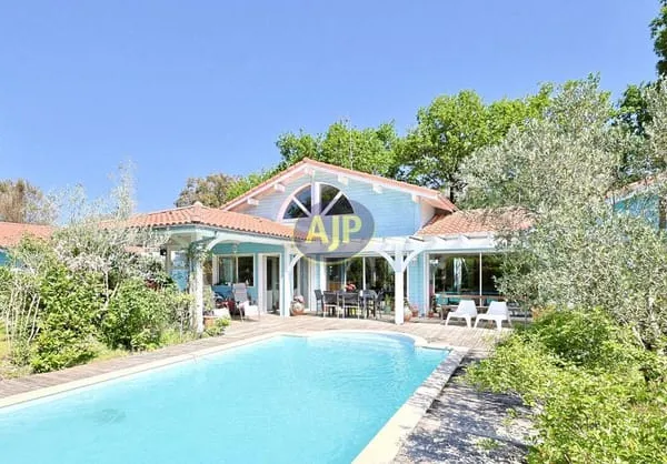 Maison 7 pièces 200 m²