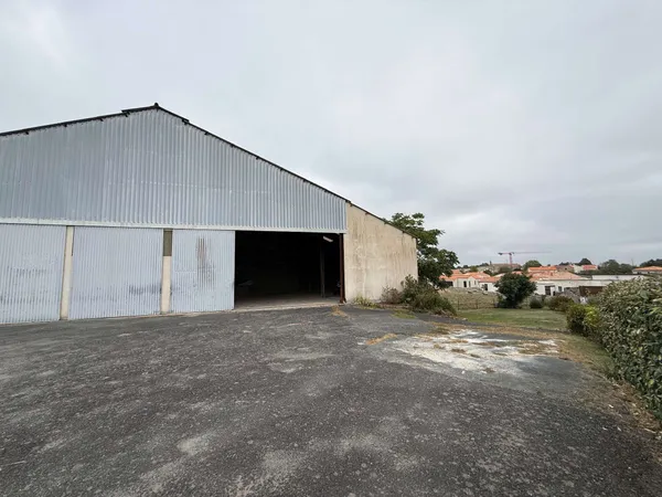 Garage/Parking 370 m²