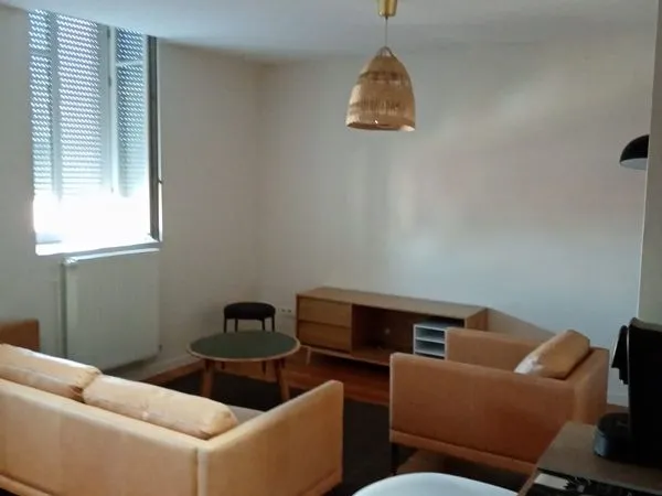 Très beau duplex 3chambres, 10 min centre ville, Prox parc Sainte Marie, meubles mis à disposition