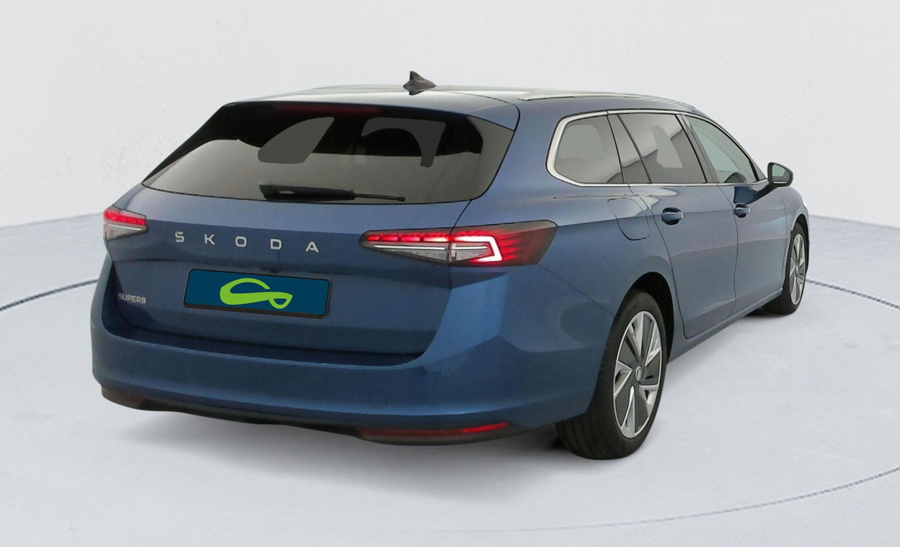 Skoda Superb Combi — photo 5