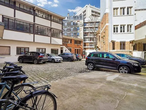 Bureau 950 m²