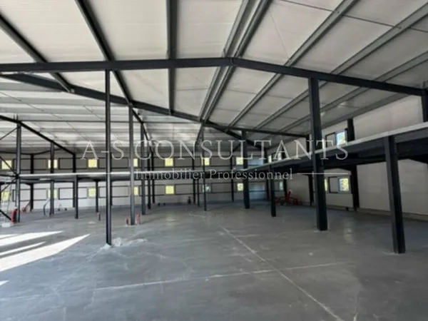 ENTREPOT - LOGISTIQUE 555 m² ARBIN