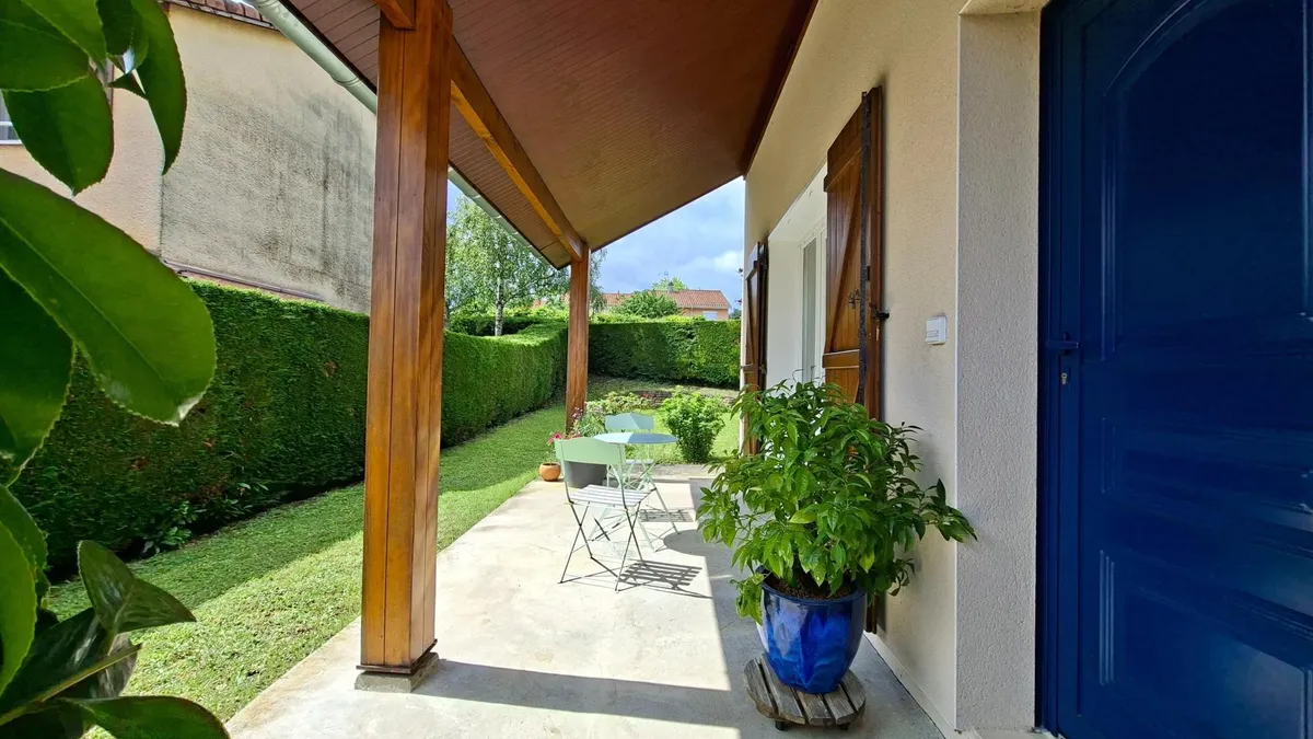 Photo 2