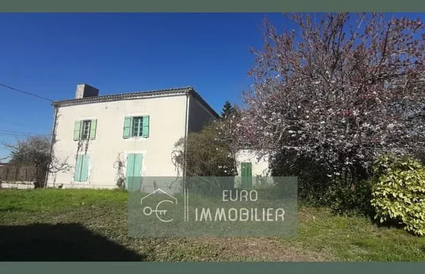 Proche Bazas - Maison à rénover - 4800m2 de terrain - Gironde