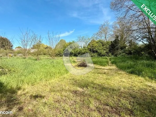 Terrain 1926 m² SAINT HILAIRE LA FORET