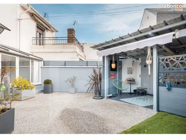 Maison meublée à louer - 4 chambres - garage et jardin
