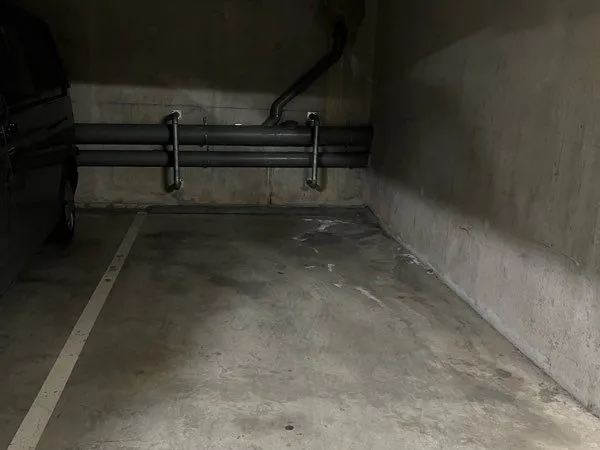 Location parking / accès sécurisé / à 2 min à pied de la gare Val d'Europe