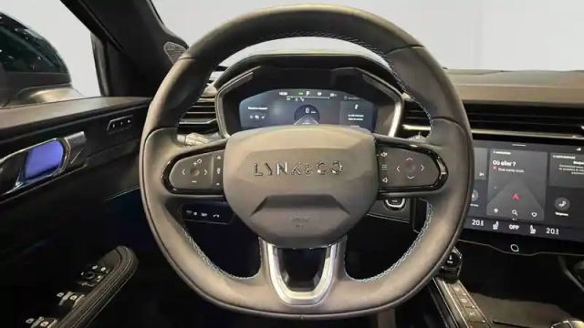 Lynk&Amp;Co 01 1.5 phev 261 ch dcth7 — photo 20