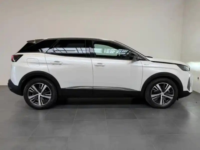 Peugeot 3008 plug-in hybrid 225ch allure pack e-eat8 — photo 4