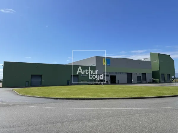 Local industriel 22698 m²