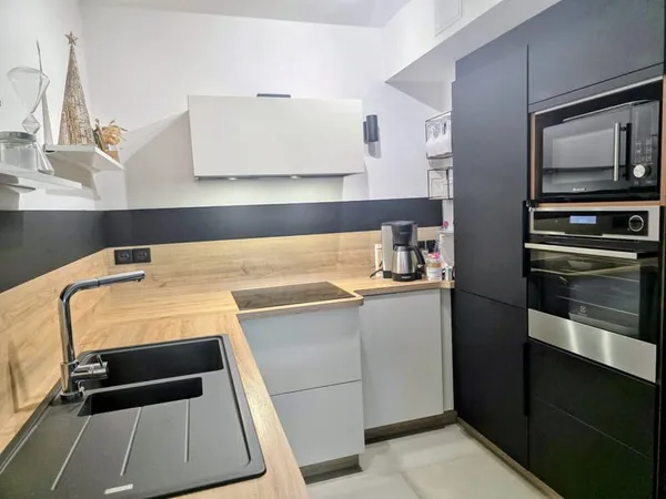 T3 refait Rez-de-chaussée traversant + Terrasse + Balcon + G