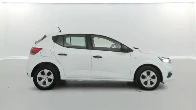 Dacia Sandero sce 65 — photo 15