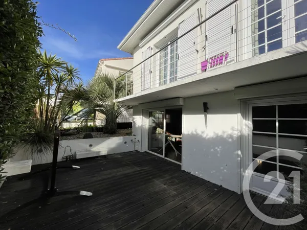 Maison 7 pièces 205 m²
