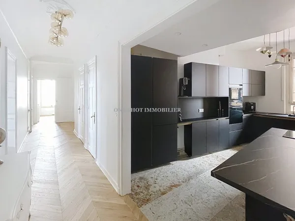 Orléans - Appartement 4 pièces Haussmannien de 121 m²