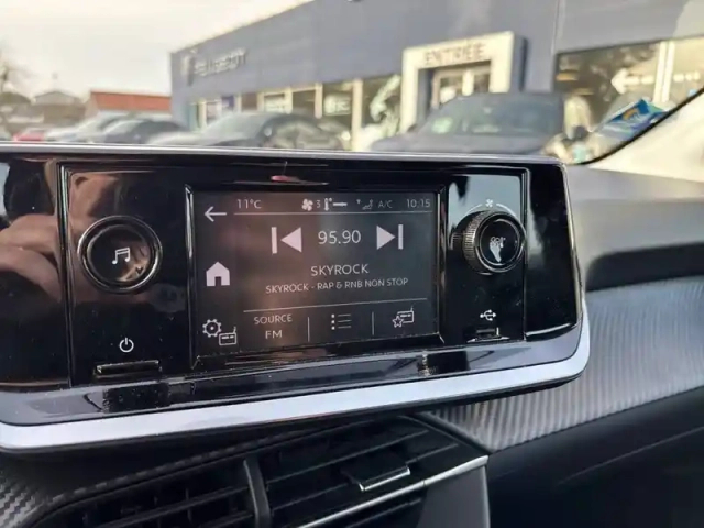 Peugeot 208 puretech 75 s&amp;s bvm5 — photo 15