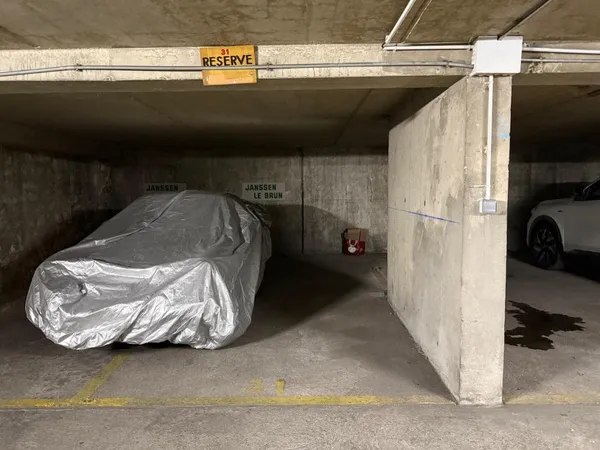PARKING - PARIS 16