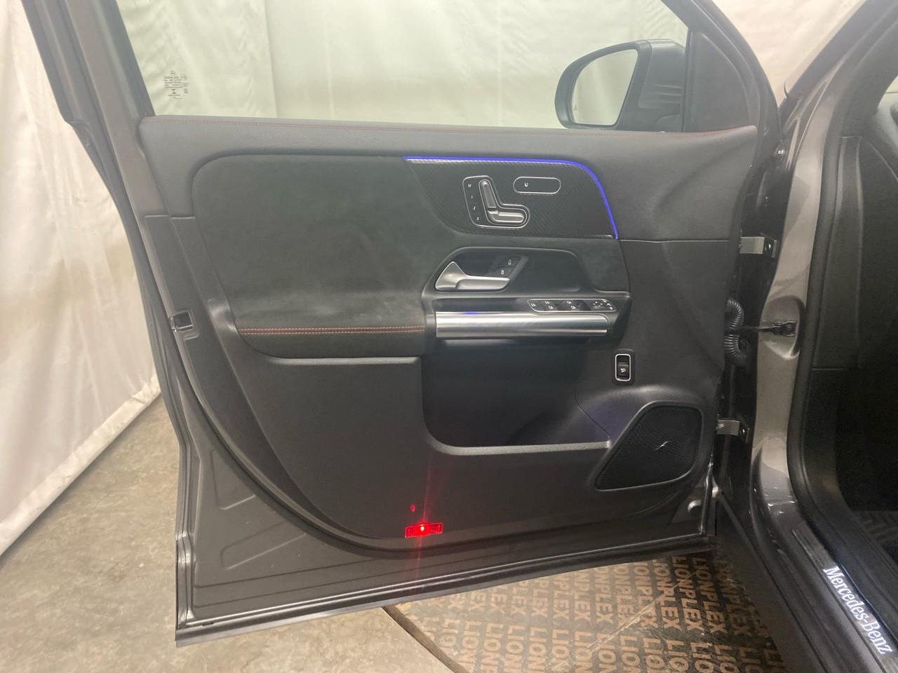 Mercedes Gla 200 d 8g-dct amg line — photo 26