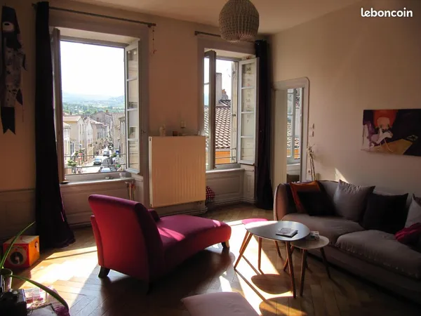 Bel F3 très agréable à vivre, ensoleillé et avec vue dégagée