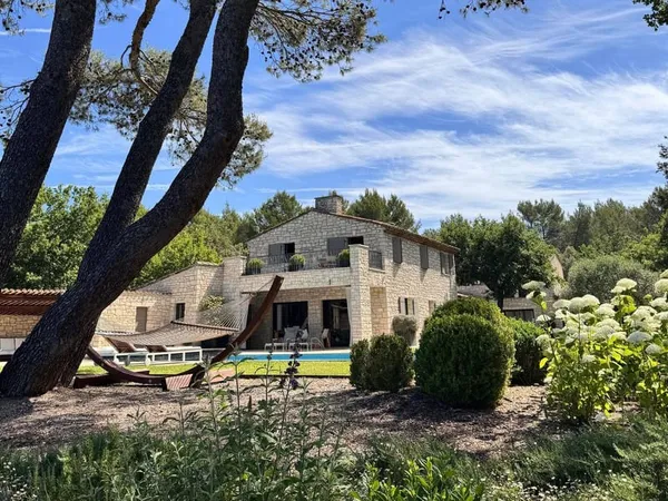 Mas provençal 9 pièces 295 m²