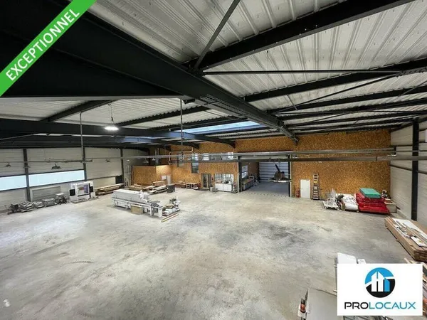 Local d'activité 1772 m²