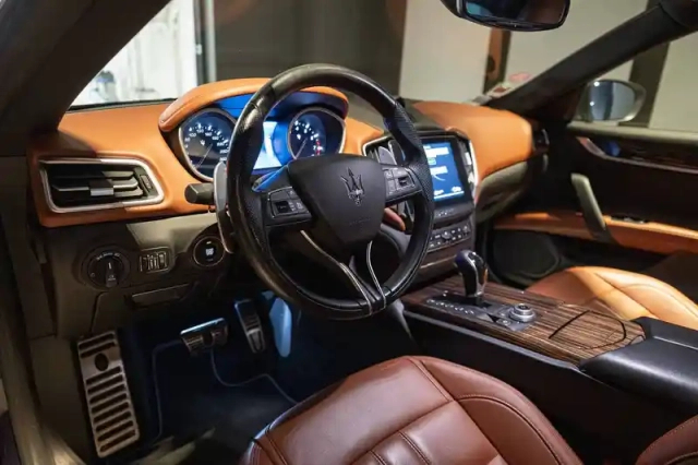 Maserati Ghibli 3.0 v6 350 — photo 12