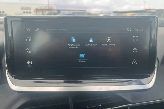 Peugeot 2008 hybrid 136 e-dcs6 — photo 20