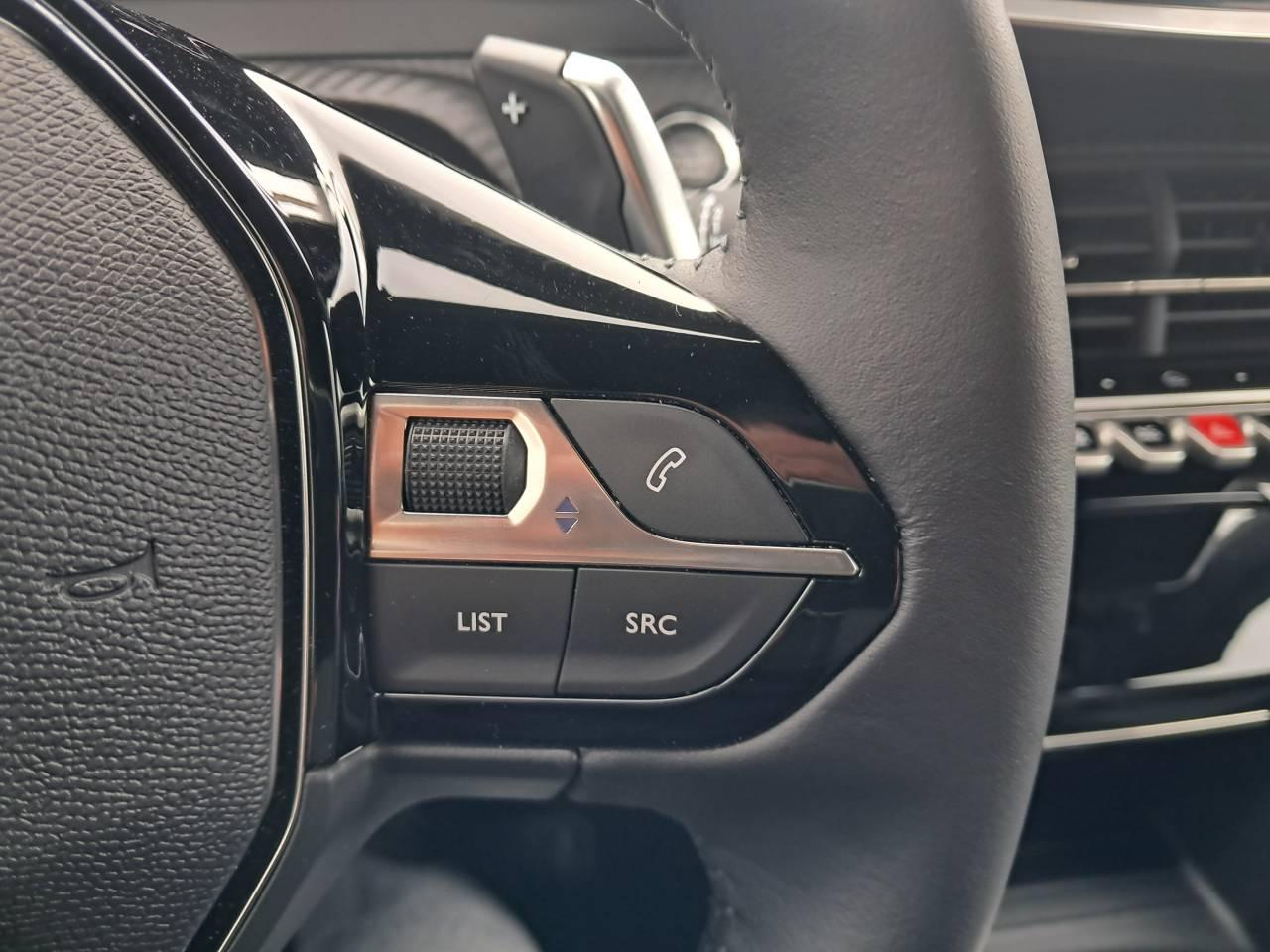 Peugeot 2008 hybrid 145 e-dcs6 allure — photo 16