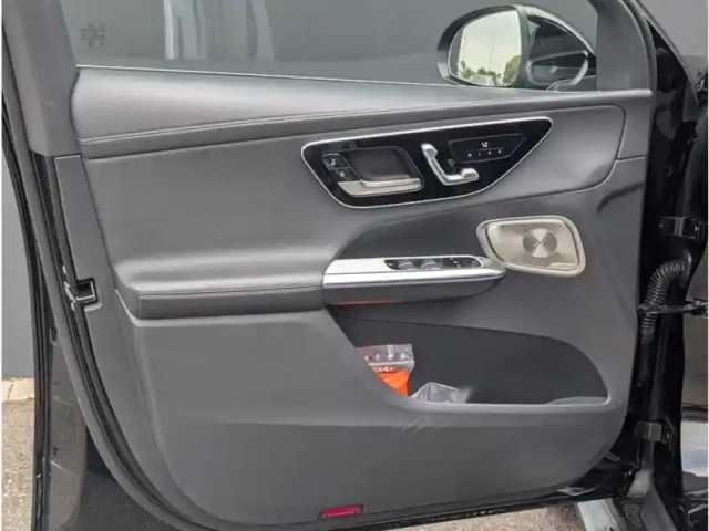 Mercedes Glc 300 e — photo 17
