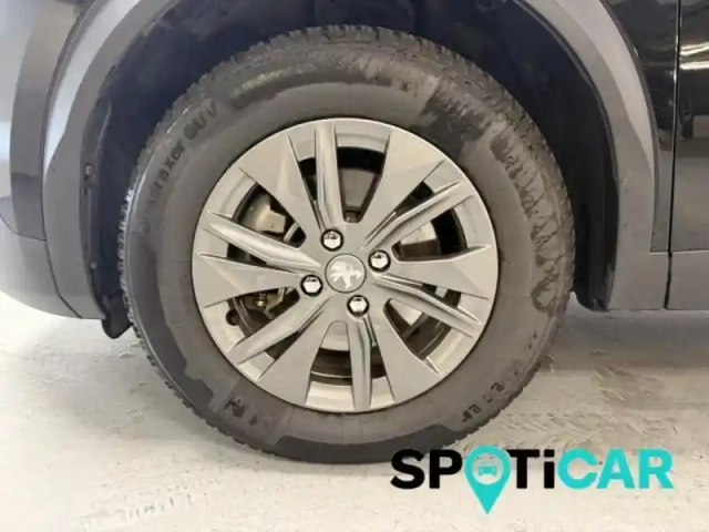 Peugeot 2008 e- 136ch style — photo 10
