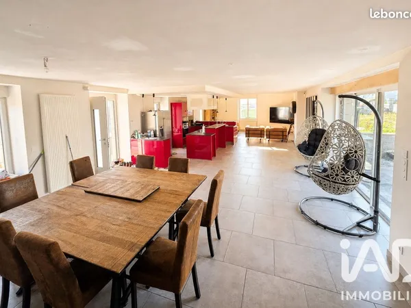 Propriété 8 pièces 230 m²