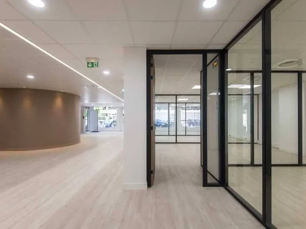 BUREAUX A LOUER - CLIMATISES + PARKINGS
