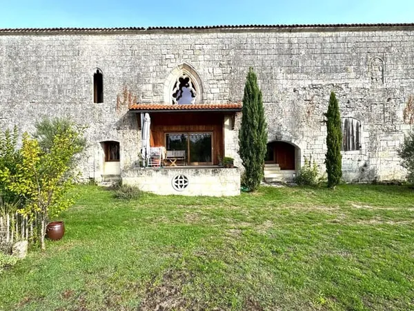 Maison 3 pièces 190 m²