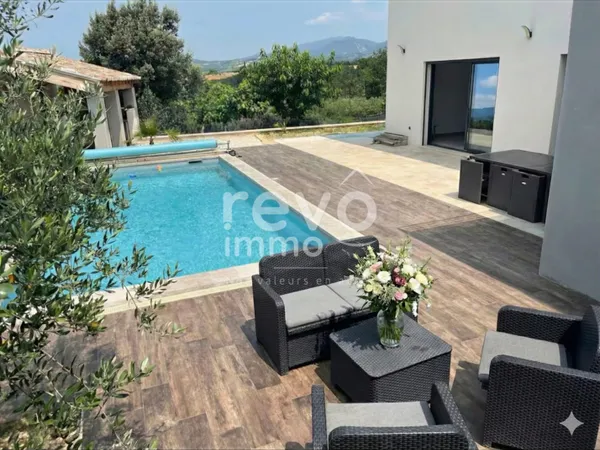 Une maison pour vous et une pour un revenu locatif immédiat !