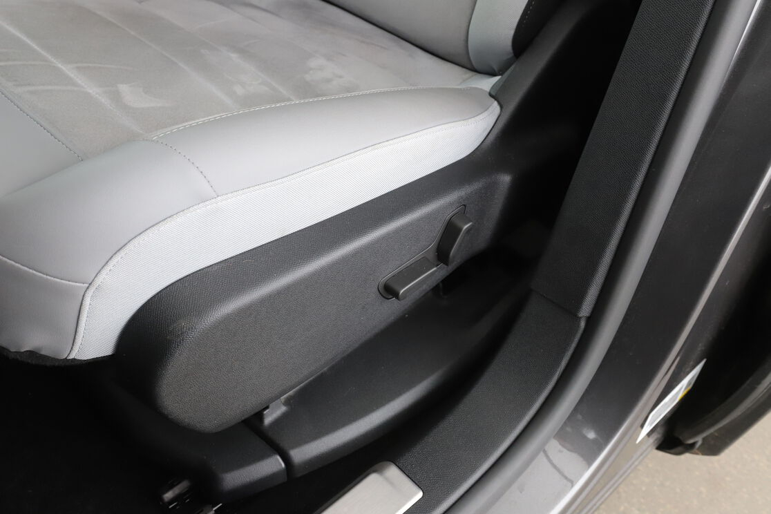 Citroen C5 Aircross 1.2 Hybride E-Series e-DCS6 — photo 10