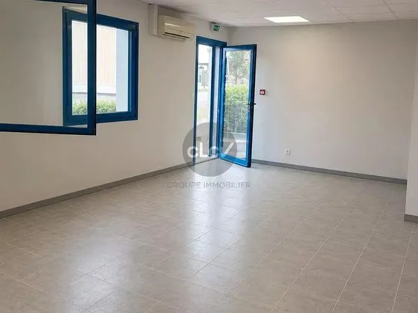 Local 260 m² Brindas